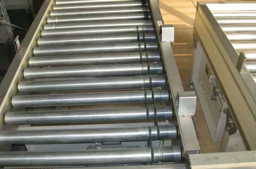 1696224807428343.jpg lkij滾筒輸送機(jī).jpg